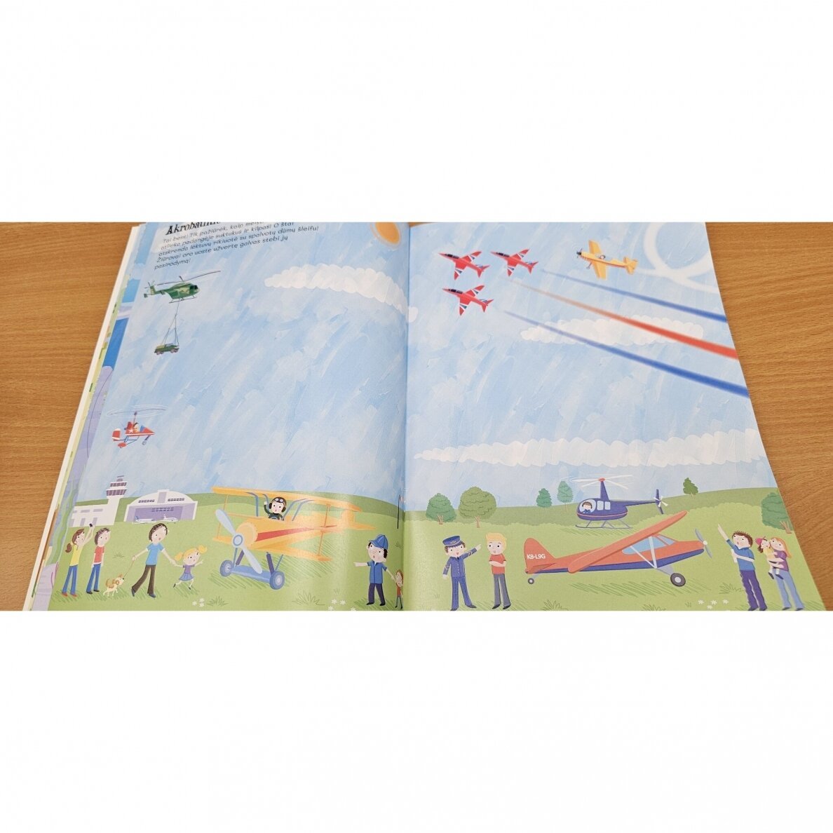 Berniukų knyga su lipdukais. Daugiau kaip 100 lipdukų