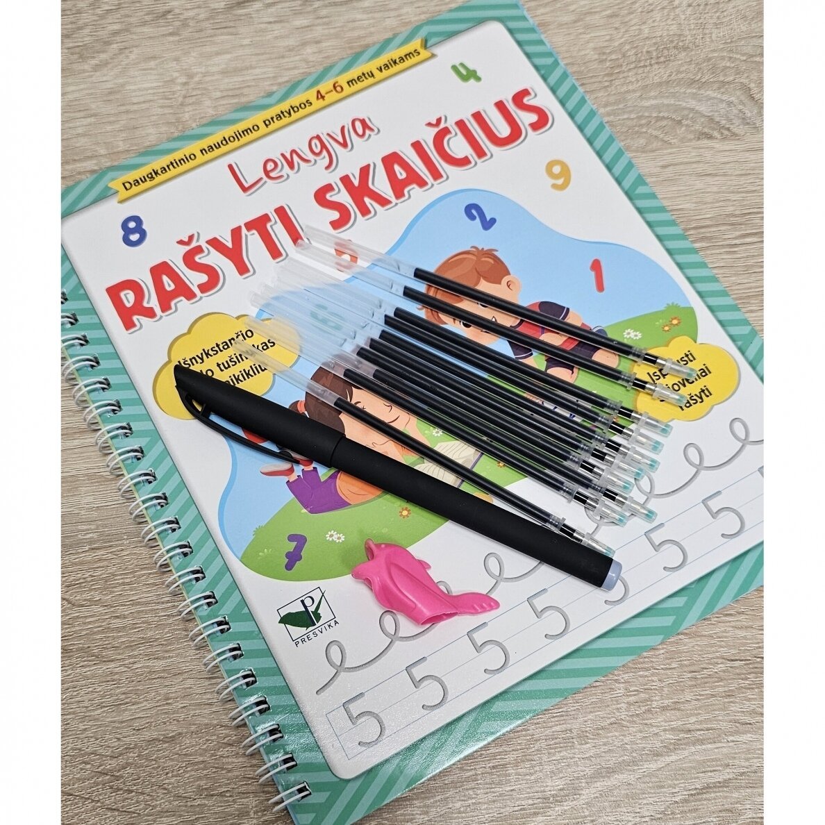 Lengva rašyti skaičius. Įspausti grioveliai rašyti. Išnykstančio rašalo tušinukas su laikikliu + širdelės. Daugkartinio naudojimo pratybos 4-6 metų vaikams - Image 2
