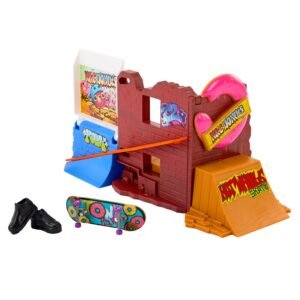 Hot Wheels riedlenčių parkas – aikštelė prie spurgų kavinės su rampomis, turėklu, pirštų riedlente ir batukais (vienas iš variantų)