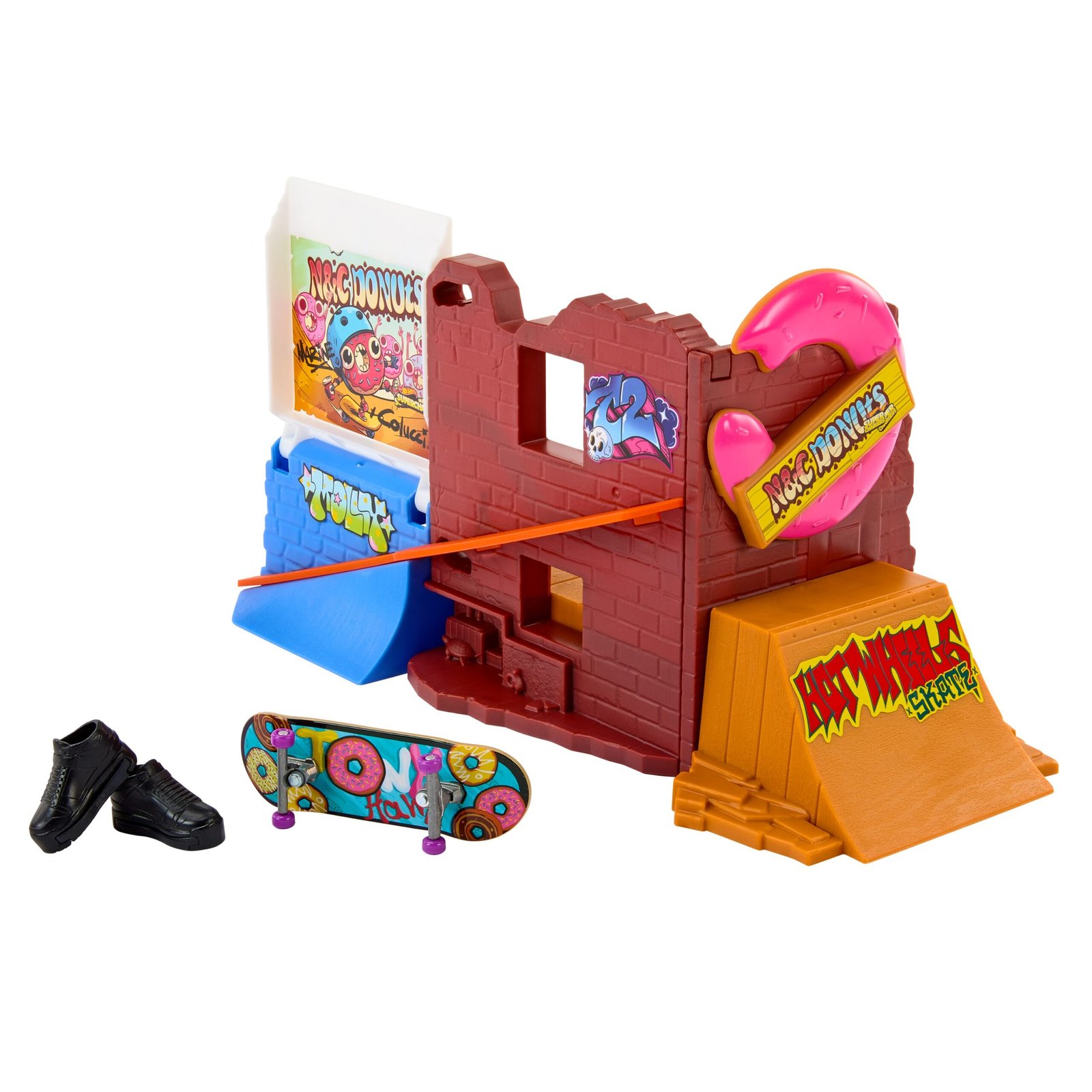 Hot Wheels riedlenčių parkas – aikštelė prie spurgų kavinės su rampomis, turėklu, pirštų riedlente ir batukais (vienas iš variantų)