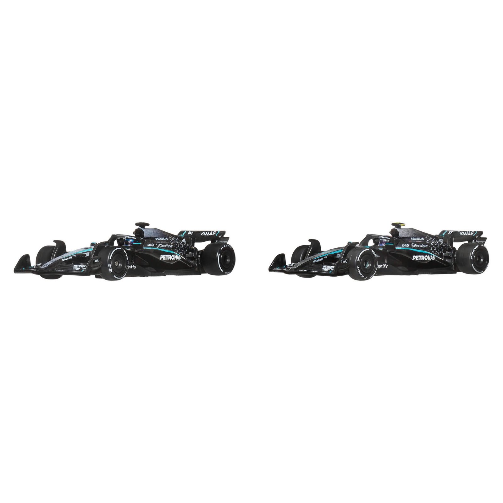 Du juodi Mercedes-AMG PETRONAS F1 bolidai greta