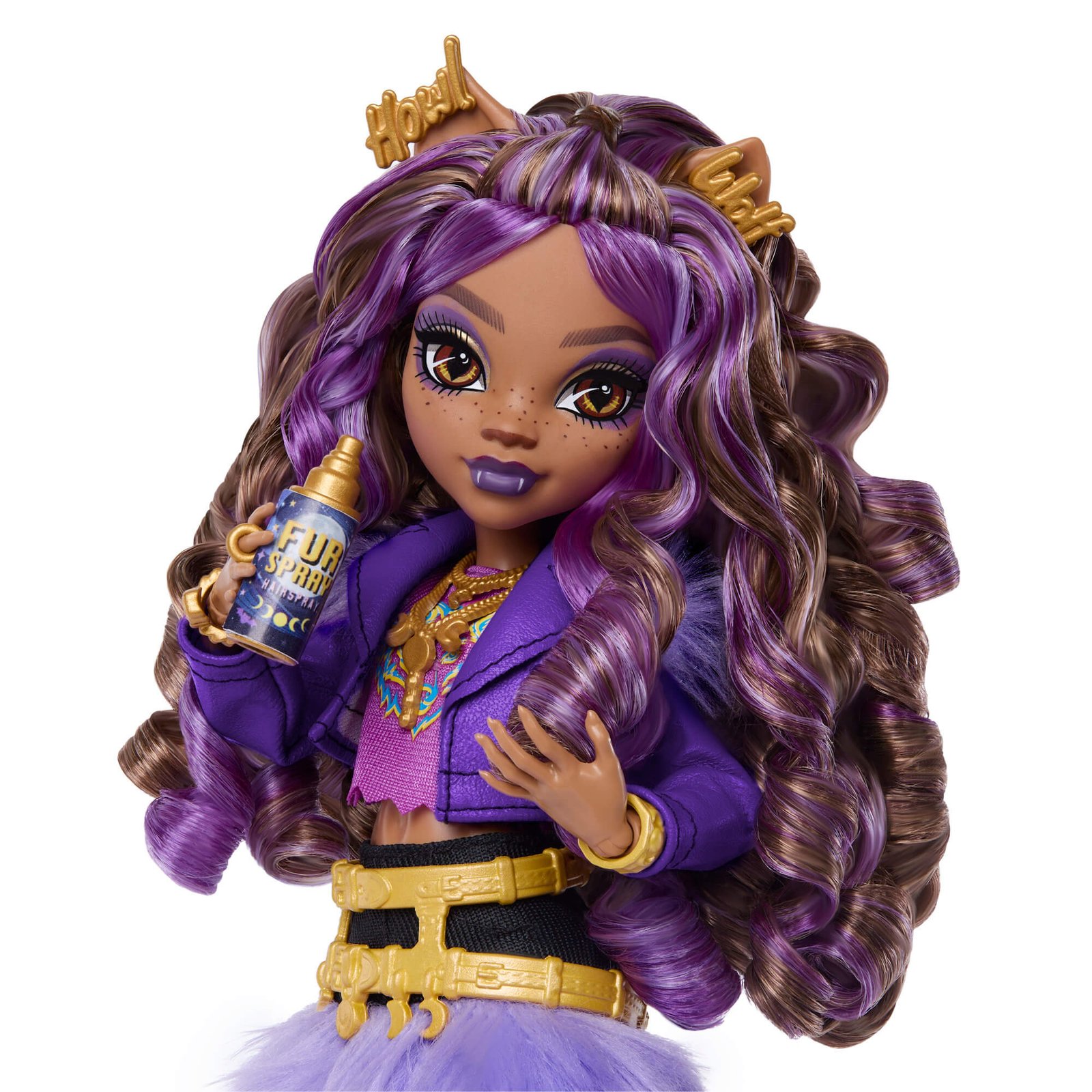 Lėlės Clawdeen veidas iš arti – ilgi garbanoti rudai violetiniai plaukai