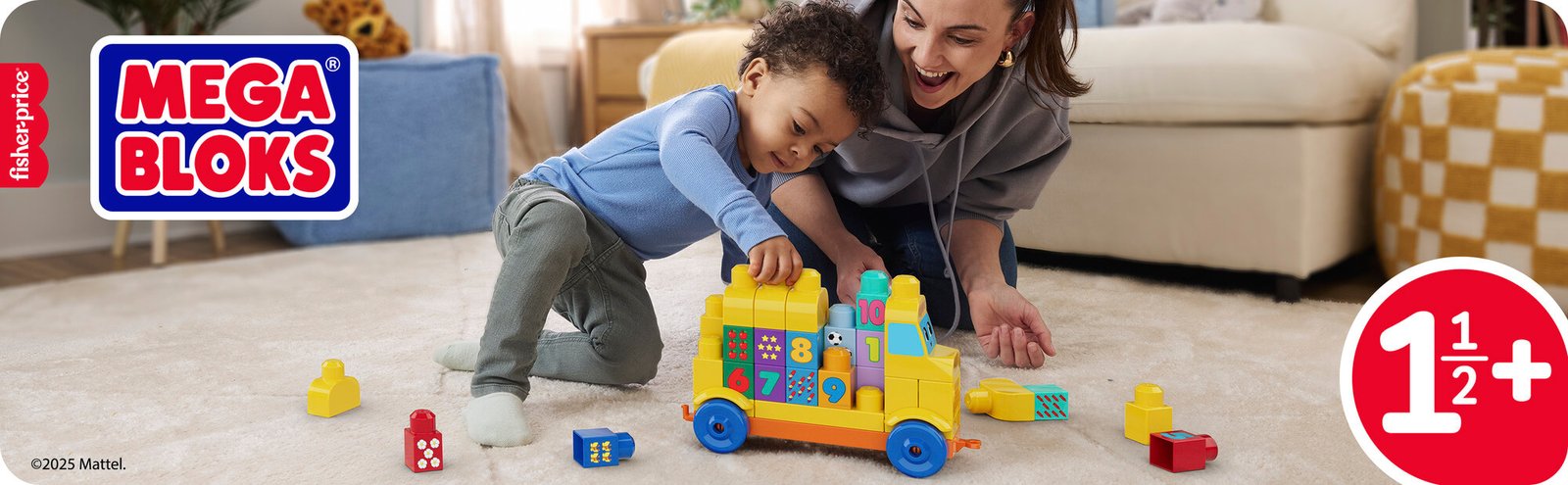 Vaikai žaidžia su Mega Bloks autobusu ant kilimo
