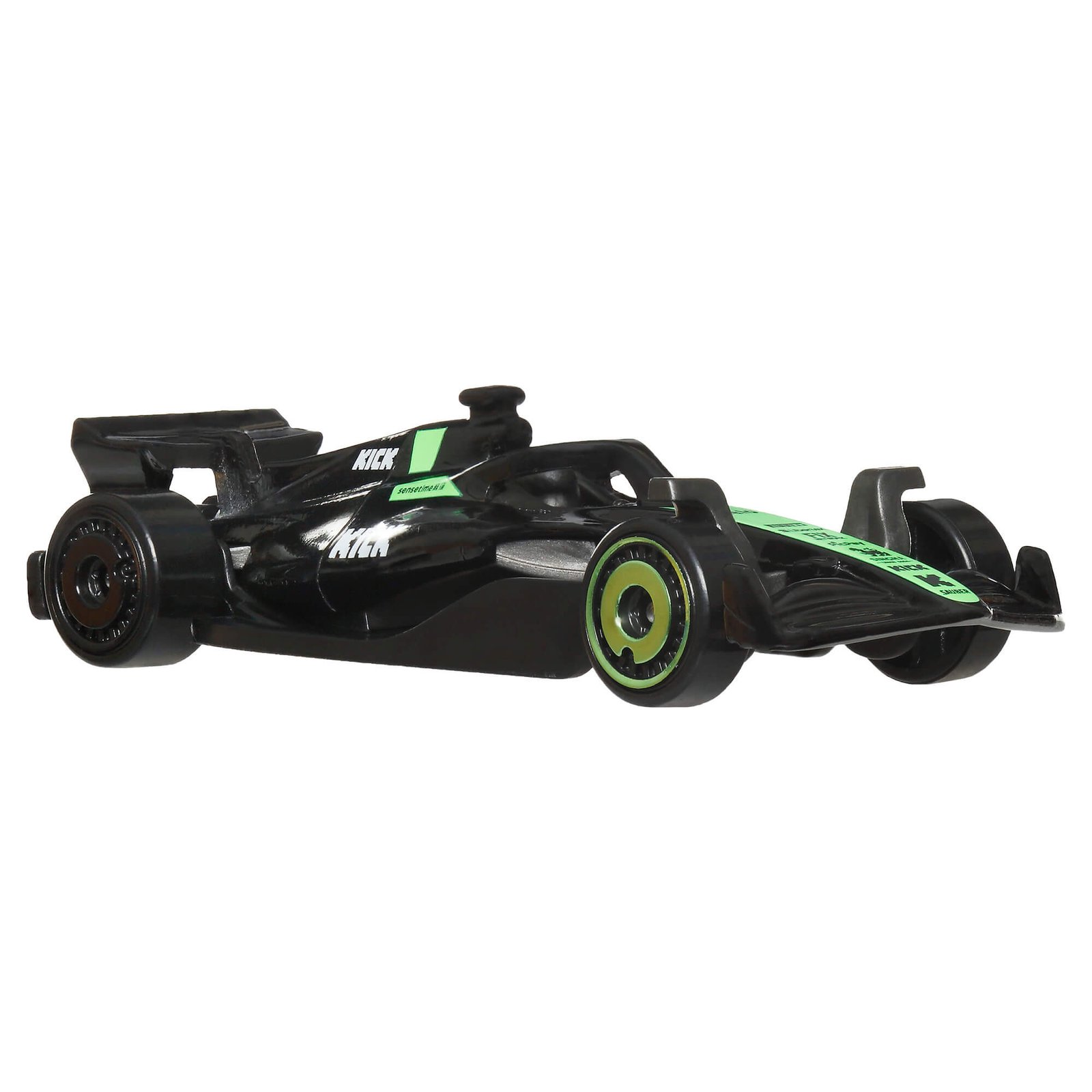 Juodas Sauber F1 bolidas su ryškiai žaliais akcentais ir Kick užrašu