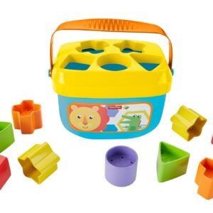 Pirmosios kūdikio kaladėlės Fisher-Price aplink mėlyną kibirėlį su geltonu dangteliu