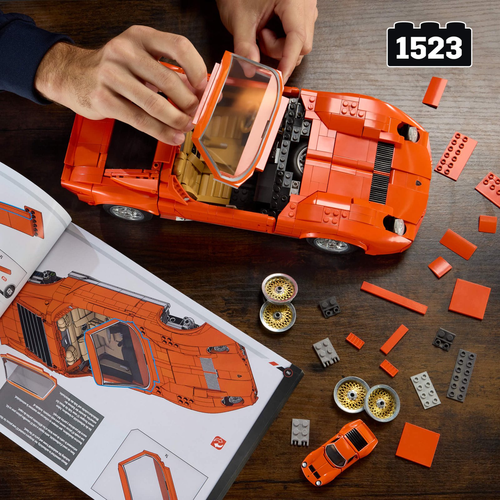 Rankos renka Miura modelį pagal instrukciją, ženklas „1523“ detalės
