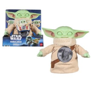 Interaktyvus Grogu pliušinis žaislas šalia pakuotės „Star Wars The Mandalorian and Grogu“